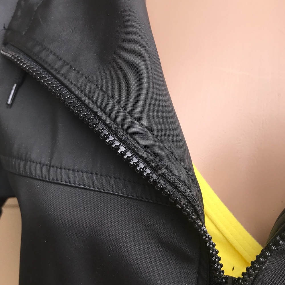 Express Rain Jacket Small - Picture 7 of 8